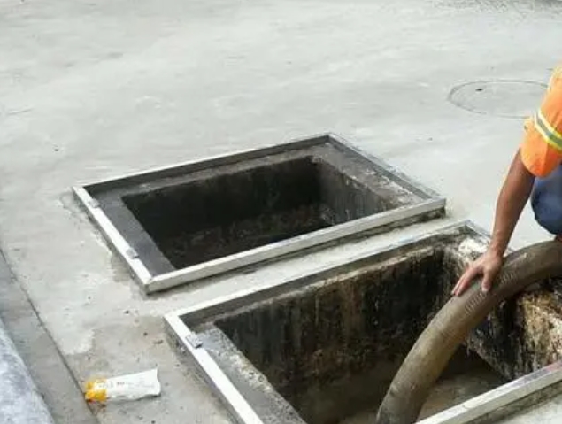东区街道化粪池清理